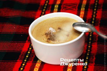 В горчицу добавить сахар, соль и уксус