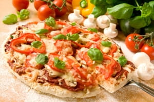 Пицца с курицей и грибами Пицца с курицей и грибами