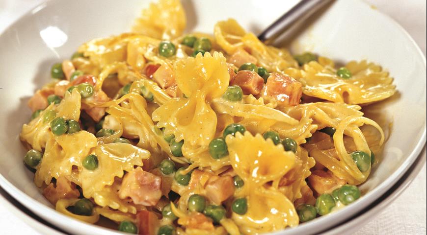 Паста с беконом и горохом