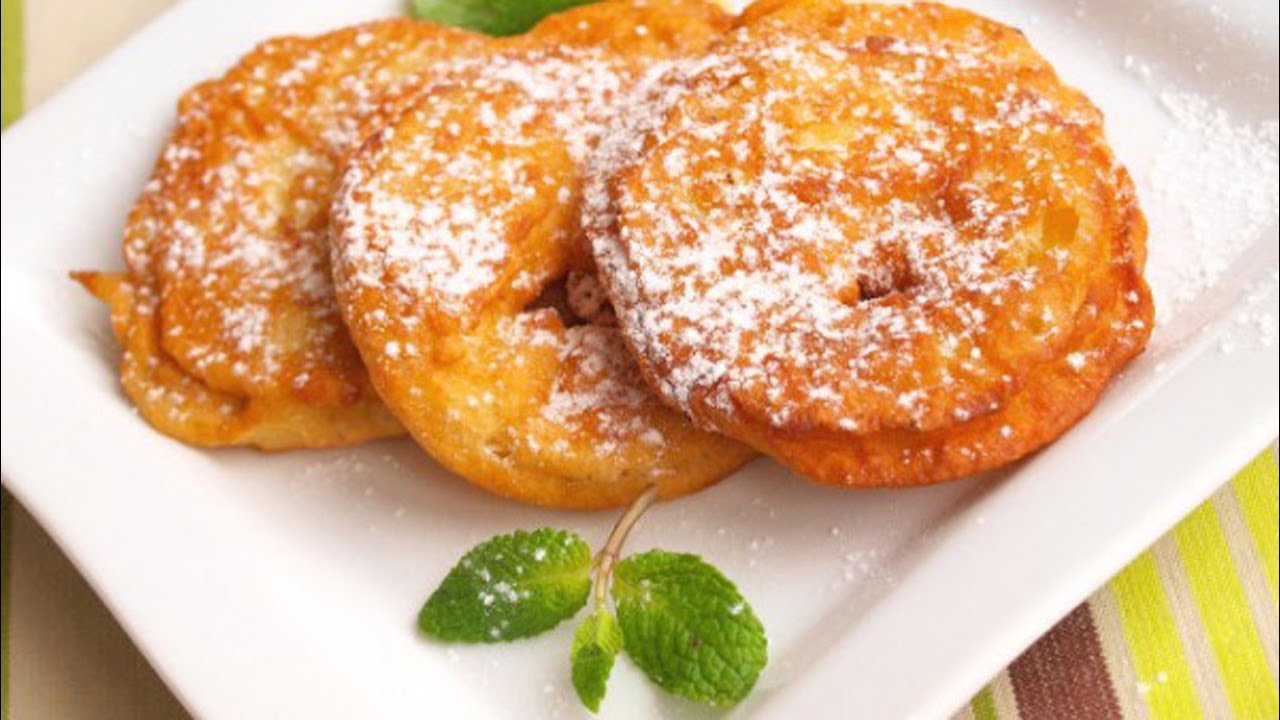 Яблоки с корицей в кляре