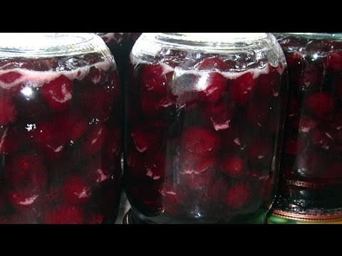 Вишня консервированная в желе&nbsp;— нежнее варенья, ягоды совсем как свежие!