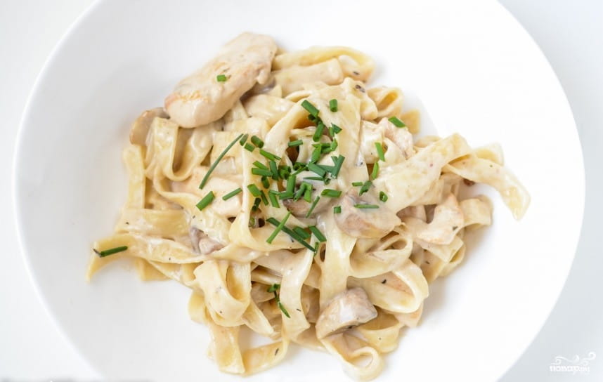 Грибные макароны с курицей