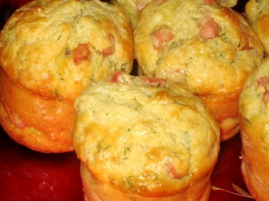 Кексы закусочные из колбасы и сыра