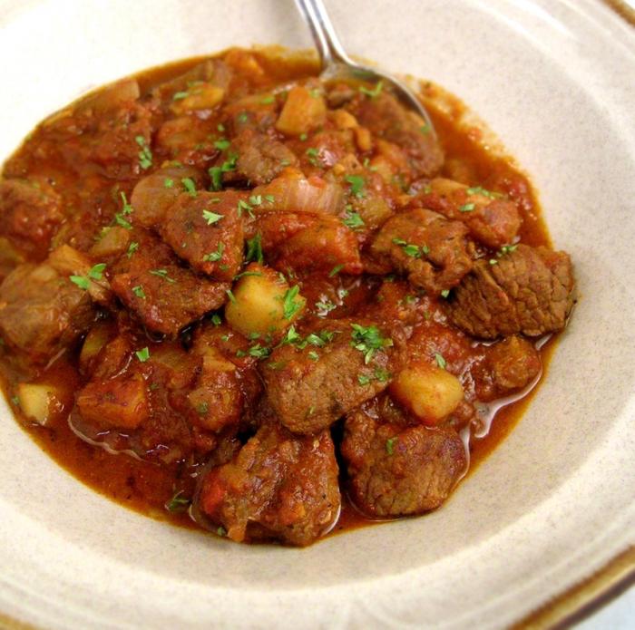 Мясной гуляш классический