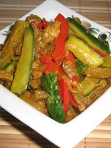 Свинина по-корейски с огурцами