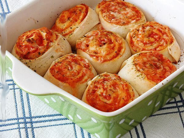 Пицца в рулетиках