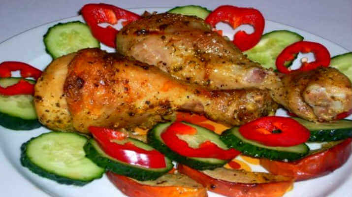 Куриная голень, запеченная с яблоками