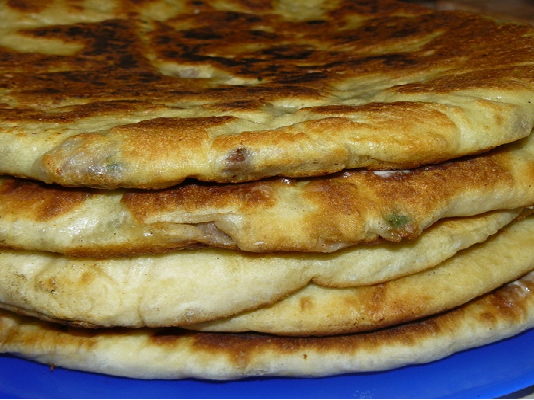 Чудесный хычин — в нем много-много мяса плюс много-много зелени