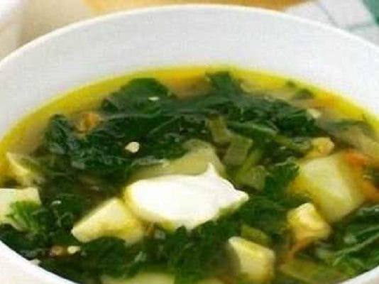 Зеленый борщ с крапивой