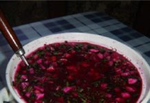 Холодный борщ с колбасой