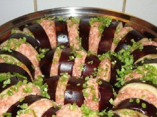 Баклажаны с фаршем по-турецки