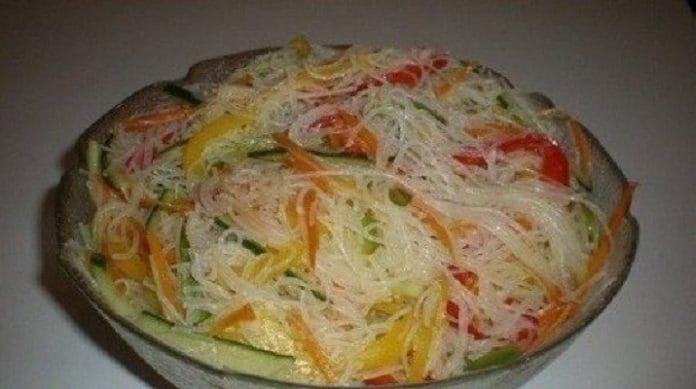 Салат «Фунчоза» с овощами