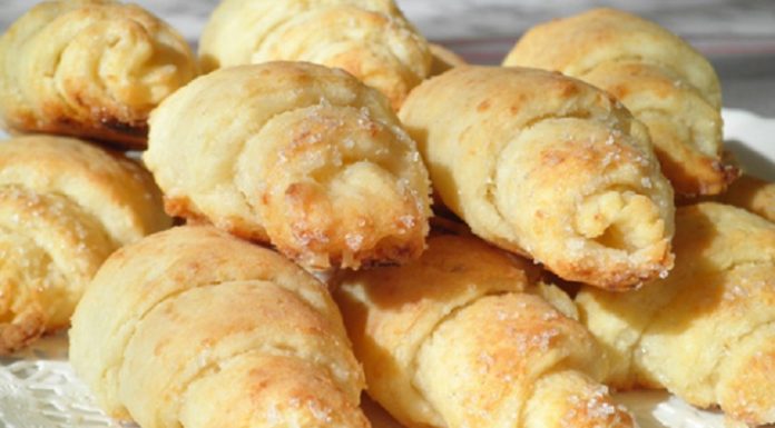 Безумно вкусные и нежные рогалики из творожного теста