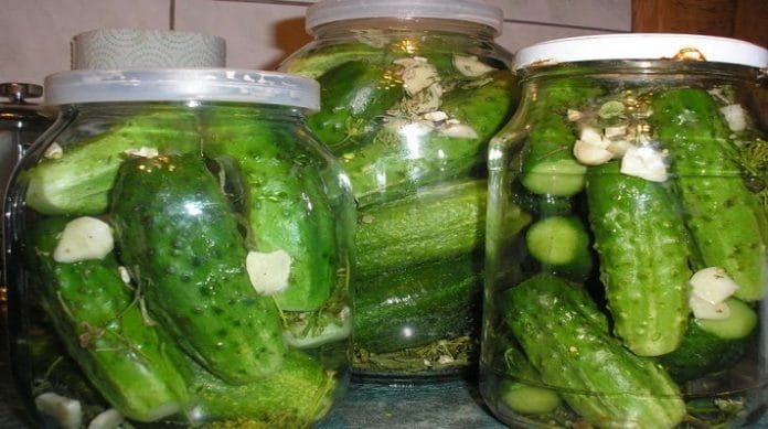 Огурчики в пражской заливке