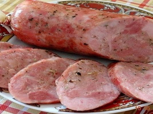 Колбаса домашняя варёная рубленная