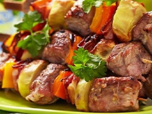 Шашлык, маринованный в кефире или майонезе