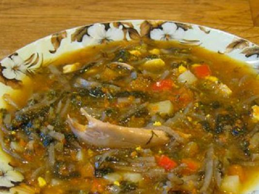 Борщ зеленый с курицей