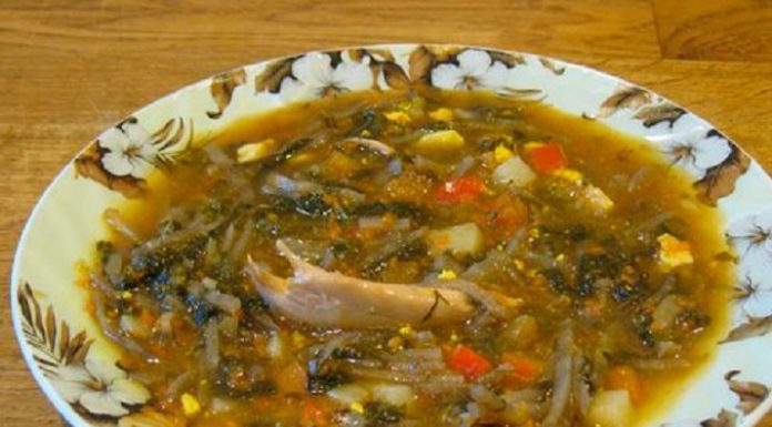 Борщ зеленый с курицей