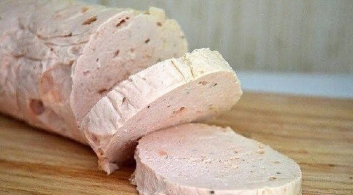 Домашняя колбаска из куриного филе