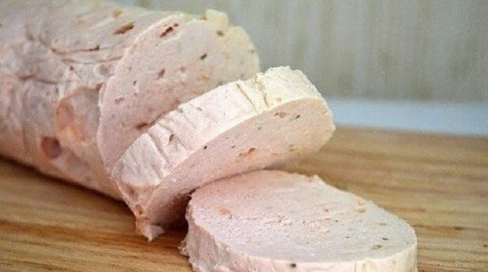 Домашняя колбаска из куриного филе