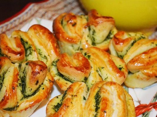 Булочки с чесноком и зеленью