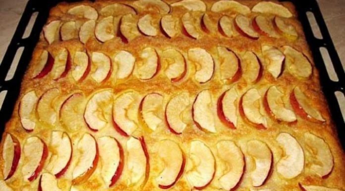 Быстрый песочный пирог с яблоками