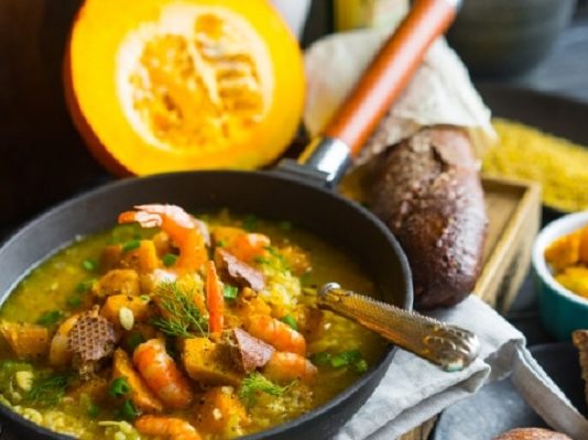 Тыквенный суп с бульоном и крупами