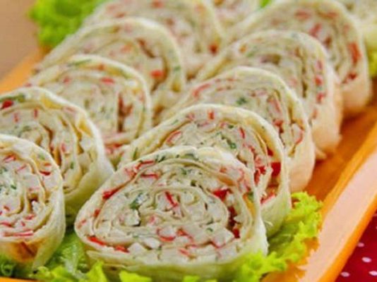 10 рецептов рулетиков из лаваша
