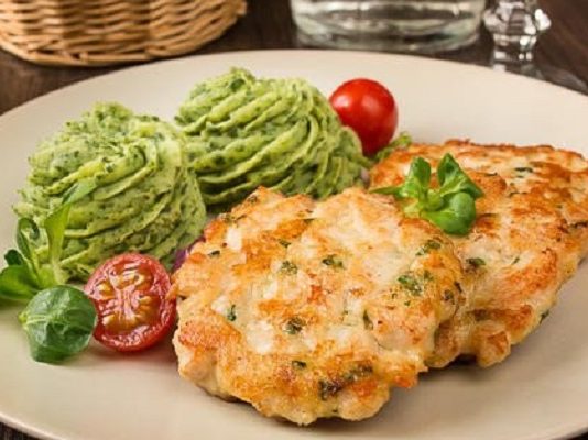Рубленые шницели из курицы с сыром
