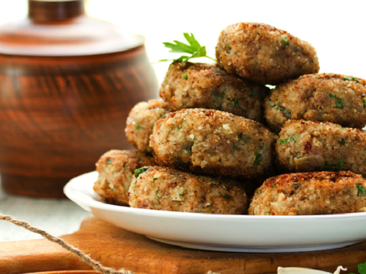 Диетические куриные котлетки с гречкой: вкуснейший ужин без муки