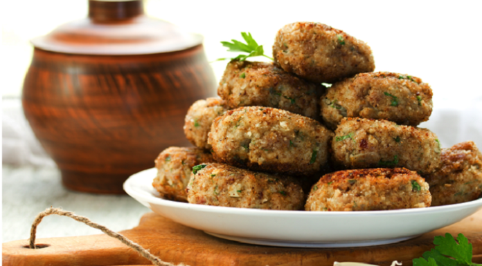 Диетические куриные котлетки с гречкой: вкуснейший ужин без муки