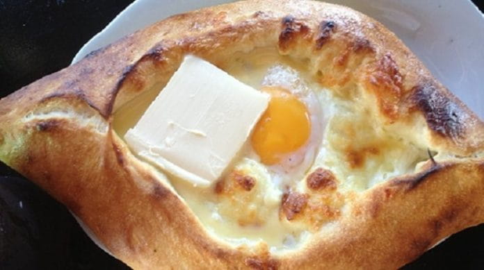 Хачапури по-аджарски