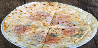 Жаренный картофель с грибами и луком в мультиварке