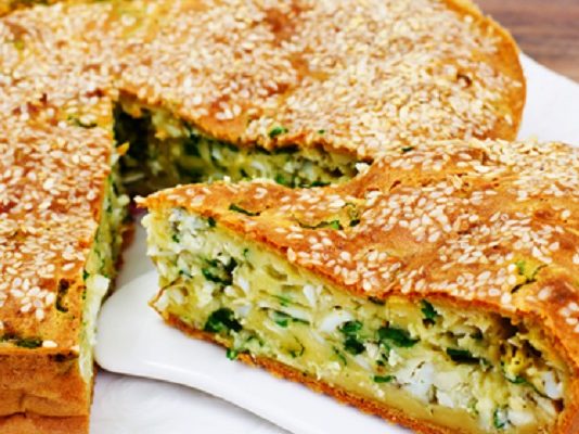 Пирог с зеленым луком и курицей