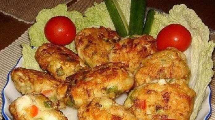 Рецепт очень вкусных и полезных котлет из куриного мяса с овощами и сыром