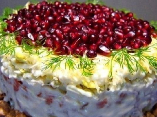 ТОП-9 самых вкусных слоеных салатов