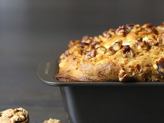 Банановый кекс с грецкими орехами