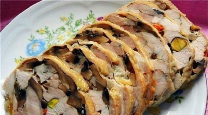 Куриный рулет с грибами