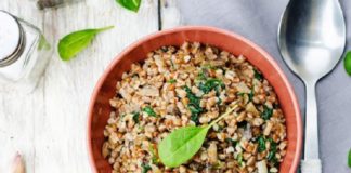 Крабовый салат с болгарским перцем и сметаной