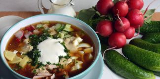 Лосось в духовке с чесноком и укропом