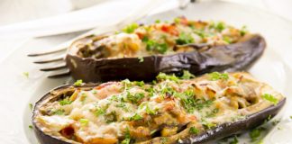 Корзинка с мясом и грибами