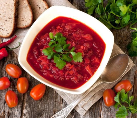 Борщ с телятиной и черносливом