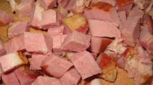 Суп гороховый с копченой грудинкой