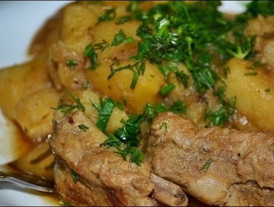 Картошка с ребрышками в казане