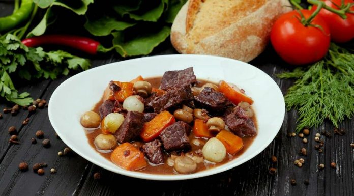 Мясо по-бургундски