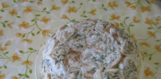 Салат с говядиной, помидорками и яйцами