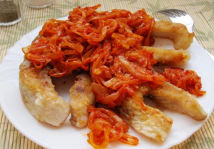 Жаренный карп с овощами