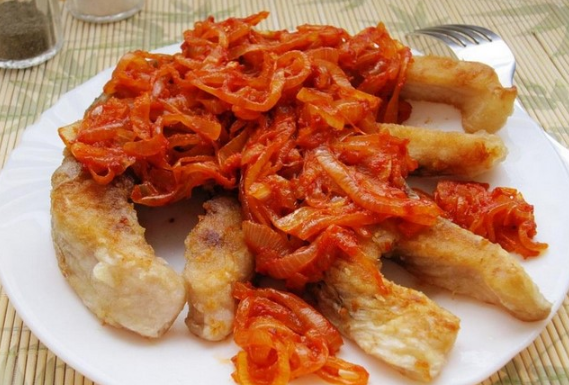 Жаренный карп с овощами