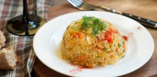Суп гороховый с копчеными ребрышками