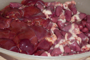 шашлык из куриных сердечек и куриной печени